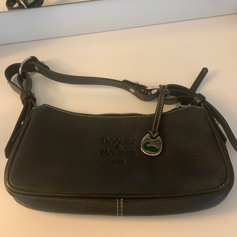 Women’s Purse (Dooney & Bourke 1975)